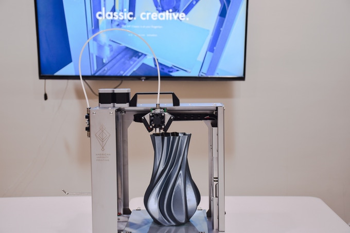 [视频] AIP“经典”便携式 3D 打印机