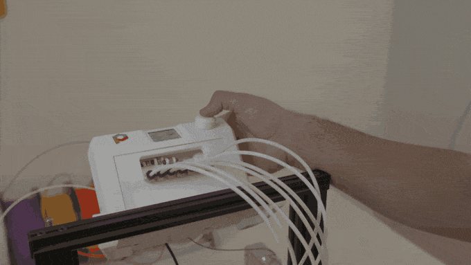 [视频] Co Print：适用于所有 Bowden 3D打印机的多色和多材料模块