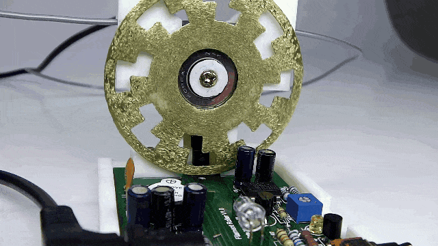 [视频] Filament Roller: 一体化红外传感器和报警器