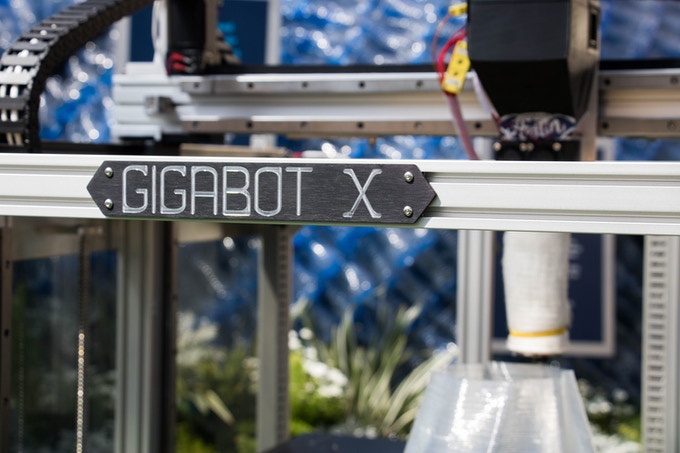 [视频] Gigabot X: 大型回收塑料颗粒3D打印机