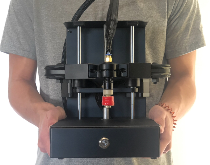 [视频] Plybot: 智能、静音、易于使用的带臂 3D 打印机