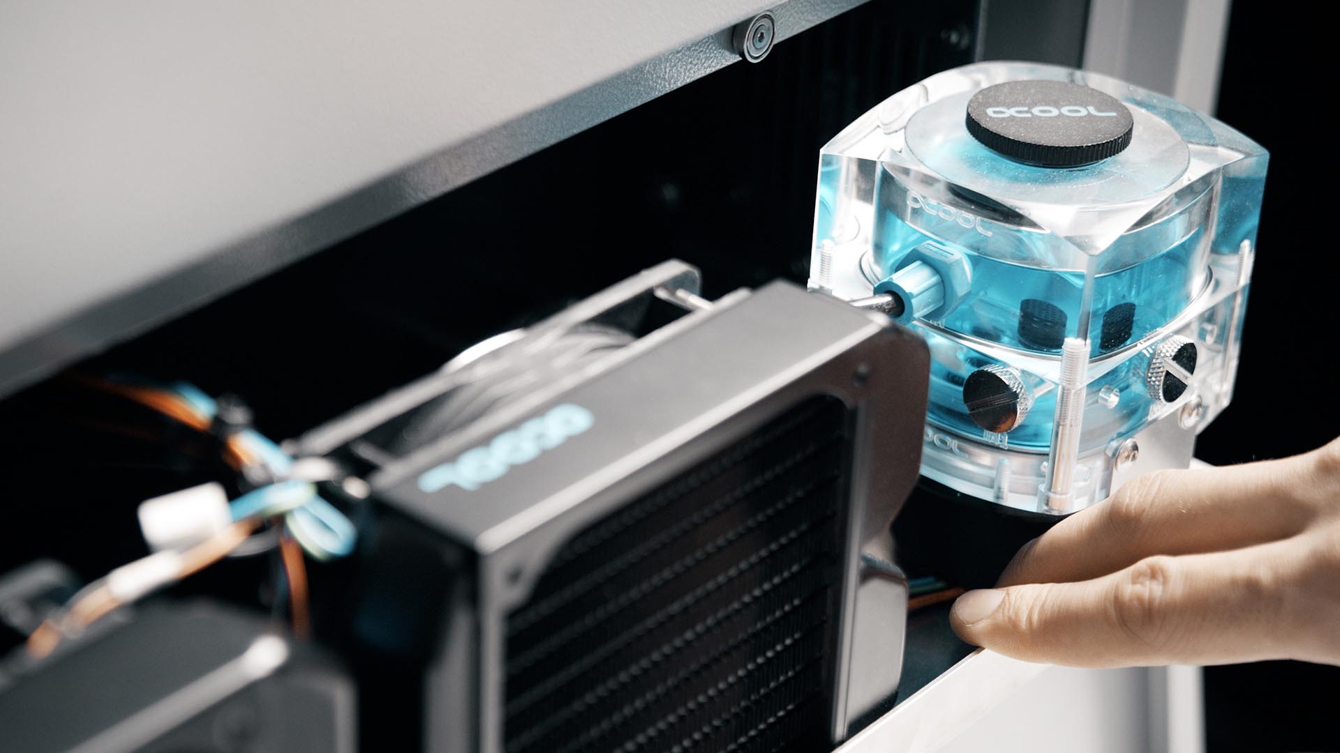 [视频] innovatiQ TiQ 5 用于高性能热塑性塑料的大型工业级3D打印机