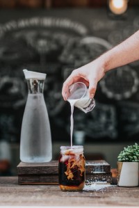 石田衣良是什么意思？日语石田衣良的中文翻译及用法